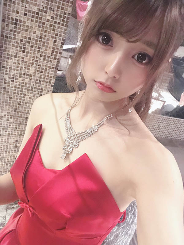 最新推荐！咖啡店打工女大生《河南实里》精选作品介绍……