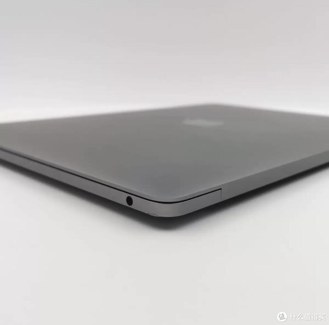 MacBook Pro 深度测评｜M2 芯片的终极形态是妥协？ 2022 款