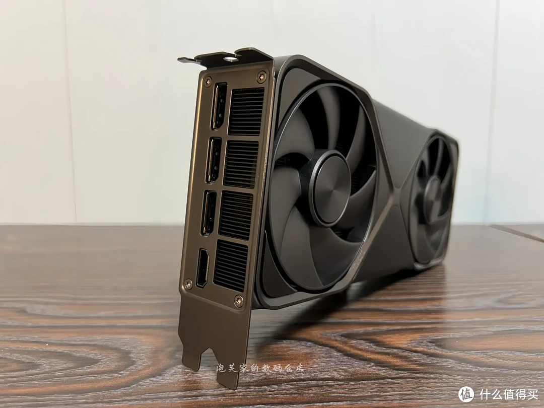 被4090暴打 RTX5070与5070Ti实测 说好的5070=4090呢（性能篇）