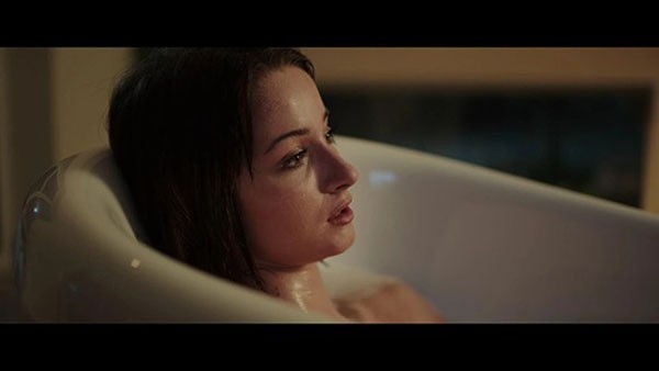 she sees red手机版下载 v1.73