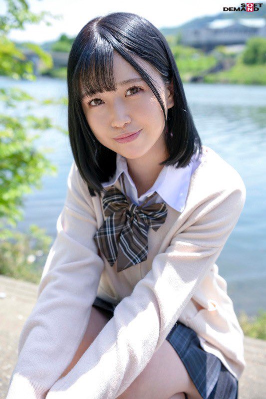 最新推荐！白嫩美乳学生妹《樟叶杏》精选作品介绍……