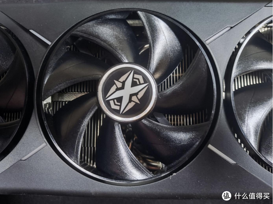 炫酷来袭，耕升 GeForce RTX 5070 Ti 炫光·超 OC带来超高性能