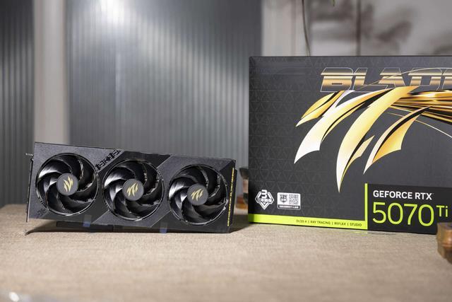 影驰 GeForce RTX 5070 Ti 圣刃显卡：DLSS 4性能提升30%，售价6299元