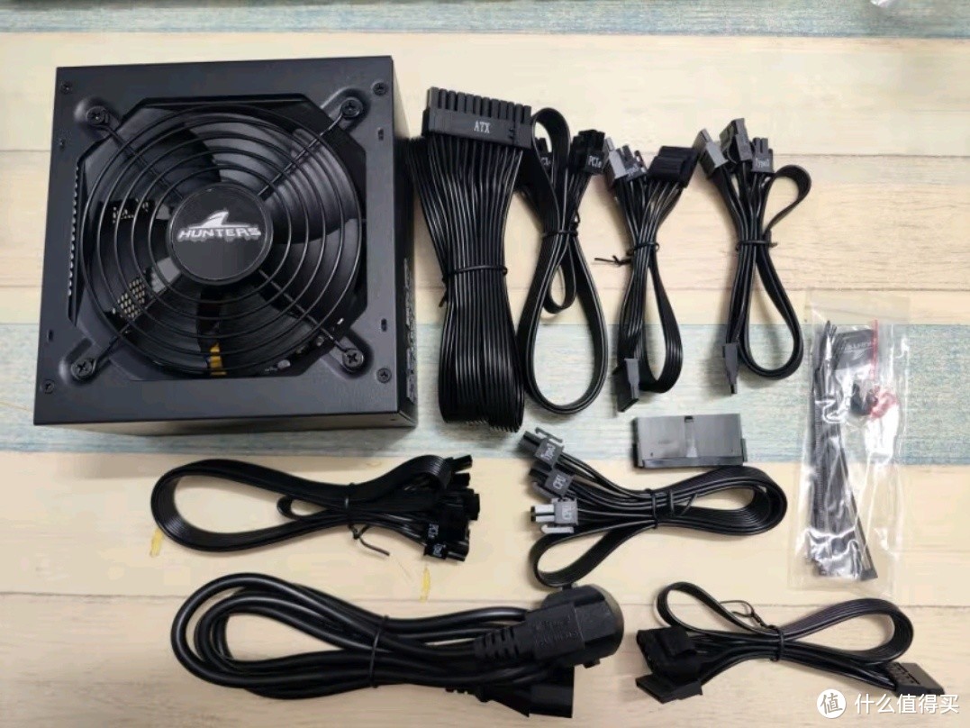 长城额定650W X6金牌全模电脑电源：稳定与安全的典范之选