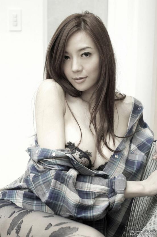 美女搞鸡在线观看截图1