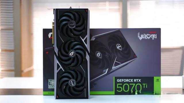 七彩虹RTX 5090 Neptune OC与1250W电源：极致游戏与生产力的完美搭档