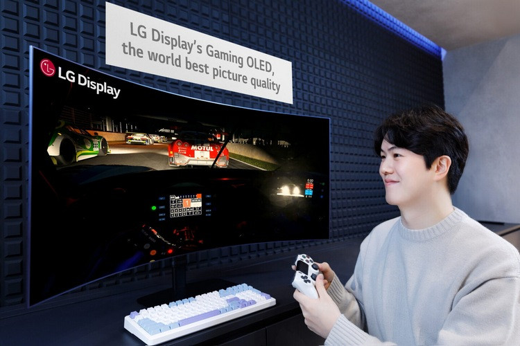 LG 开始量产 45英寸高端 5K OLED“带鱼”显示器面板