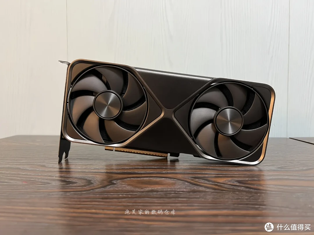 被4090暴打 RTX5070与5070Ti实测 说好的5070=4090呢（性能篇）