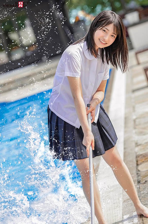 最新推荐！超会游泳的短发美乳学生妹《中城葵》精选作品介绍……