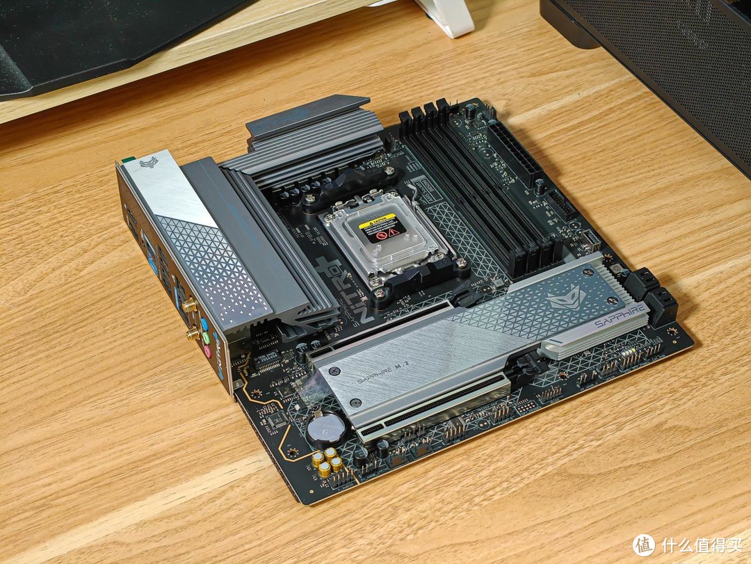 全面超越5070TI，表现抢眼蓝宝石RX 9070 XT显卡首发拆解+实测