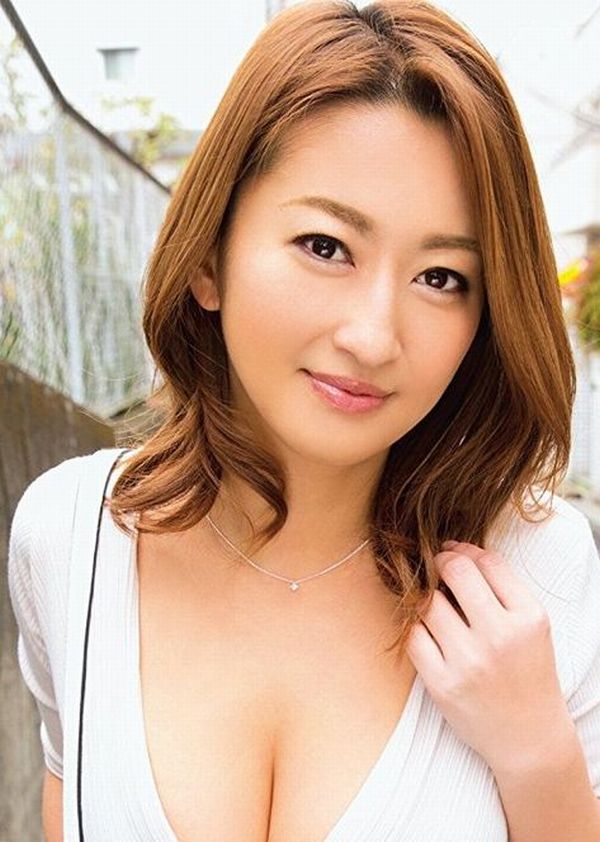 最新推荐！爆乳美熟女《吹石玲奈》精选作品介绍……