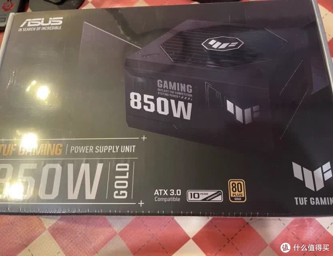 华硕TUF GAMING 装弹手850W 显卡，稳定供电，助力游戏巅峰