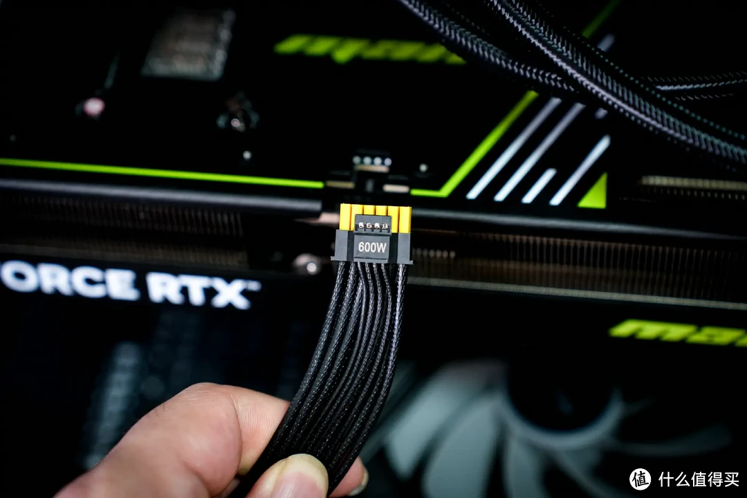 4599首发价？性价比超一流？万丽星云GeForce RTX 5070上手实测