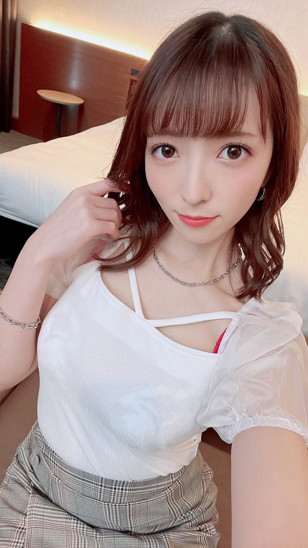 最新推荐！F罩杯白嫩美乳专属女优《小花暖》精选作品介绍……